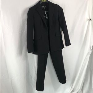 Pant suit